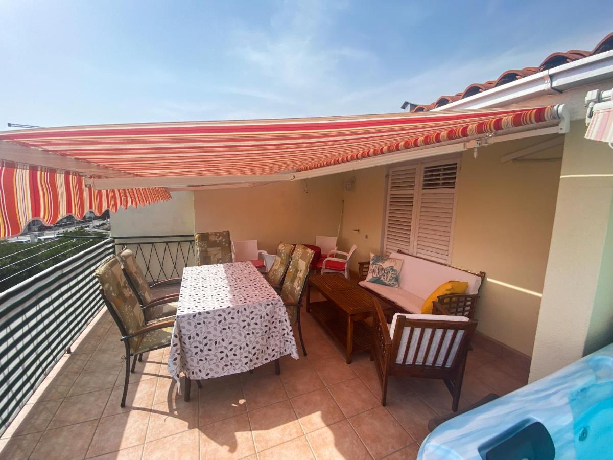 Apartments Ribarevic Макарска Екстериор снимка