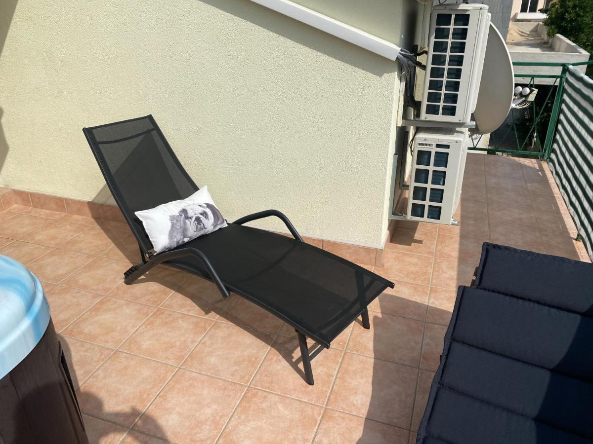 Apartments Ribarevic Макарска Екстериор снимка