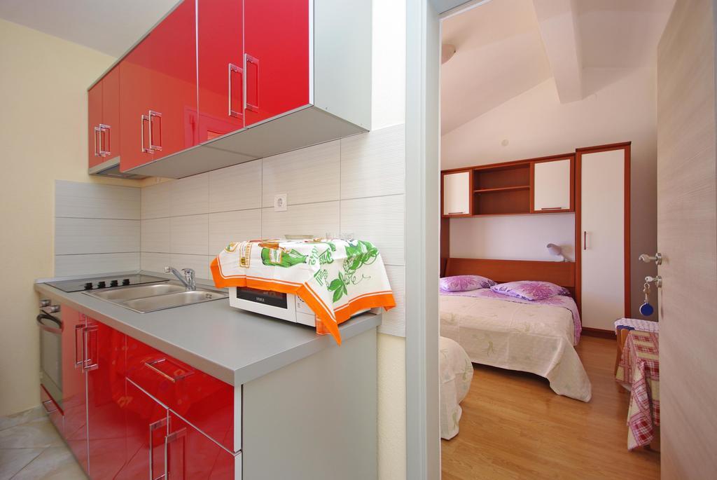 Apartments Ribarevic Макарска Екстериор снимка