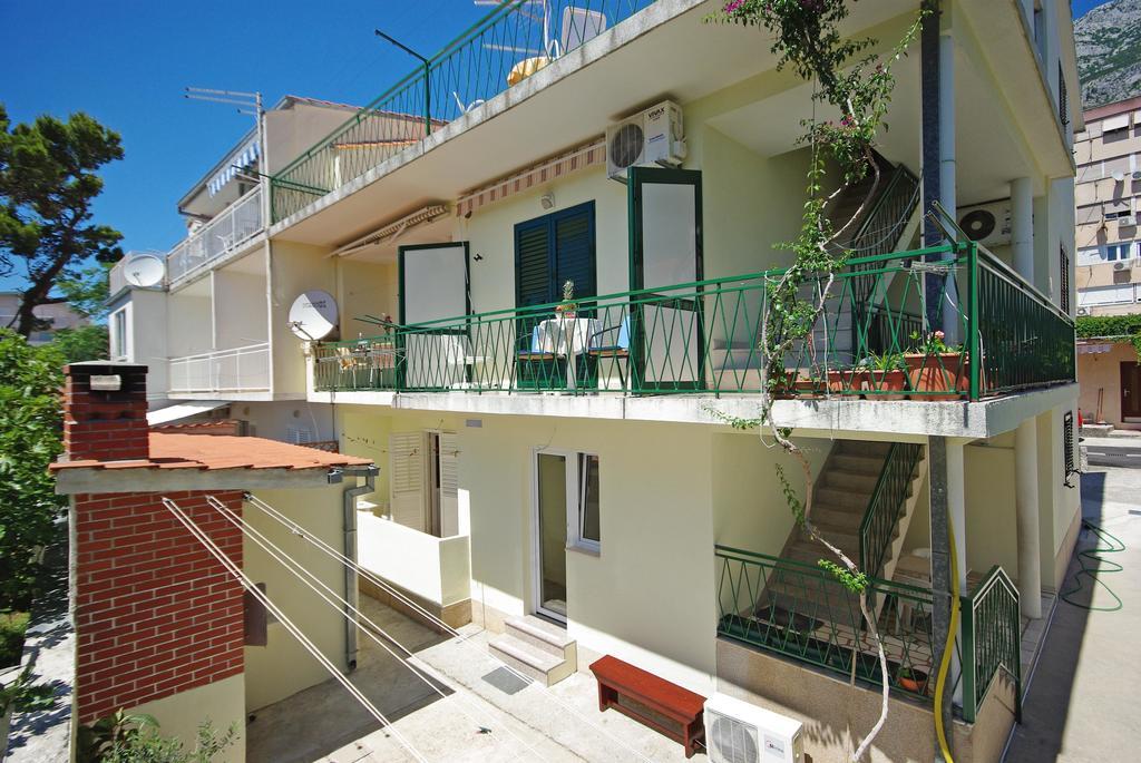 Apartments Ribarevic Макарска Екстериор снимка