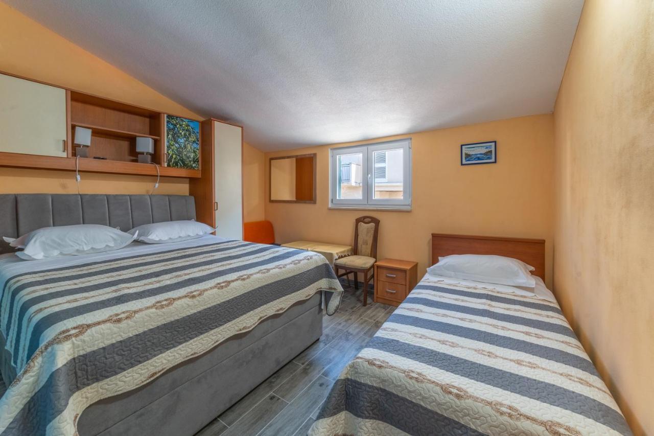 Apartments Ribarevic Макарска Екстериор снимка