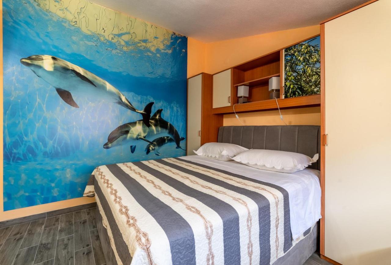 Apartments Ribarevic Макарска Екстериор снимка