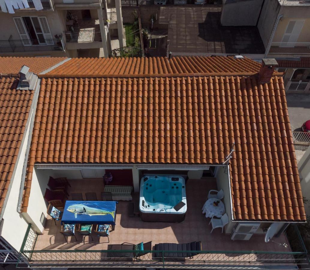 Apartments Ribarevic Макарска Екстериор снимка