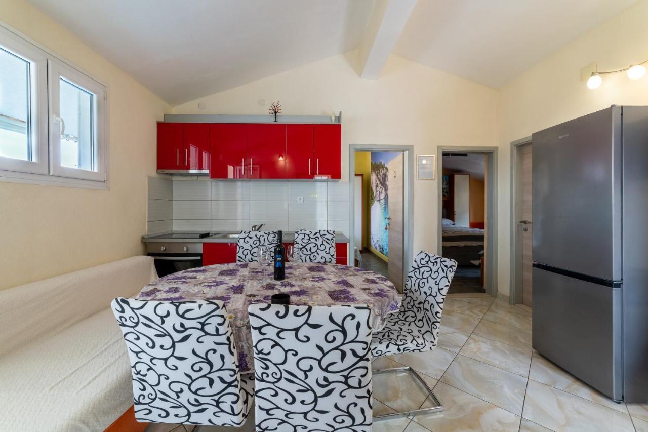 Apartments Ribarevic Макарска Екстериор снимка