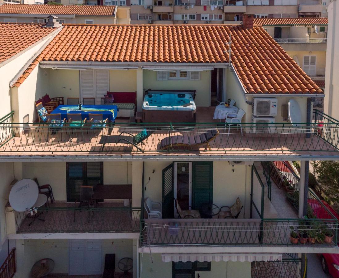 Apartments Ribarevic Макарска Екстериор снимка