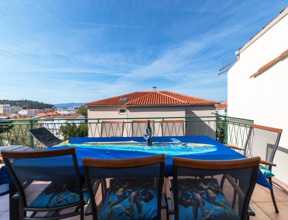 Apartments Ribarevic Макарска Екстериор снимка