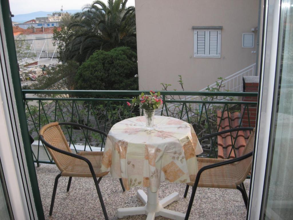 Apartments Ribarevic Макарска Екстериор снимка