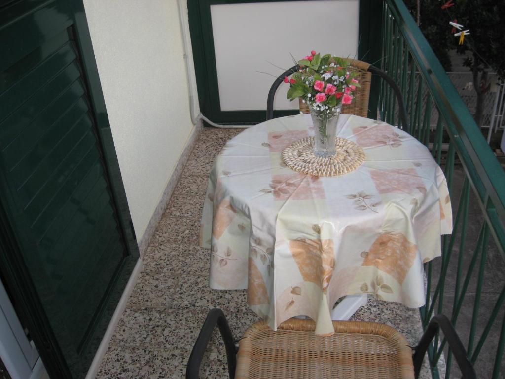 Apartments Ribarevic Макарска Екстериор снимка