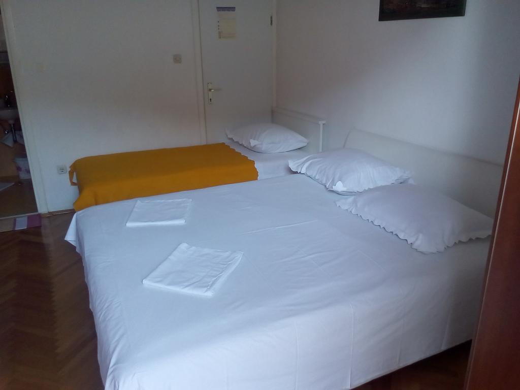 Apartments Ribarevic Макарска Екстериор снимка