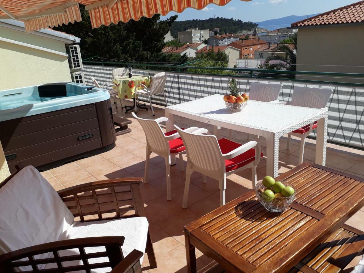 Apartments Ribarevic Макарска Екстериор снимка