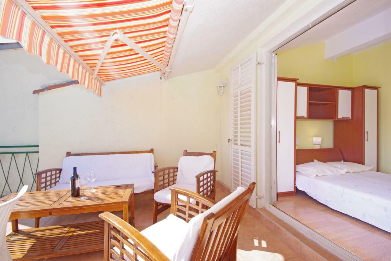 Apartments Ribarevic Макарска Екстериор снимка