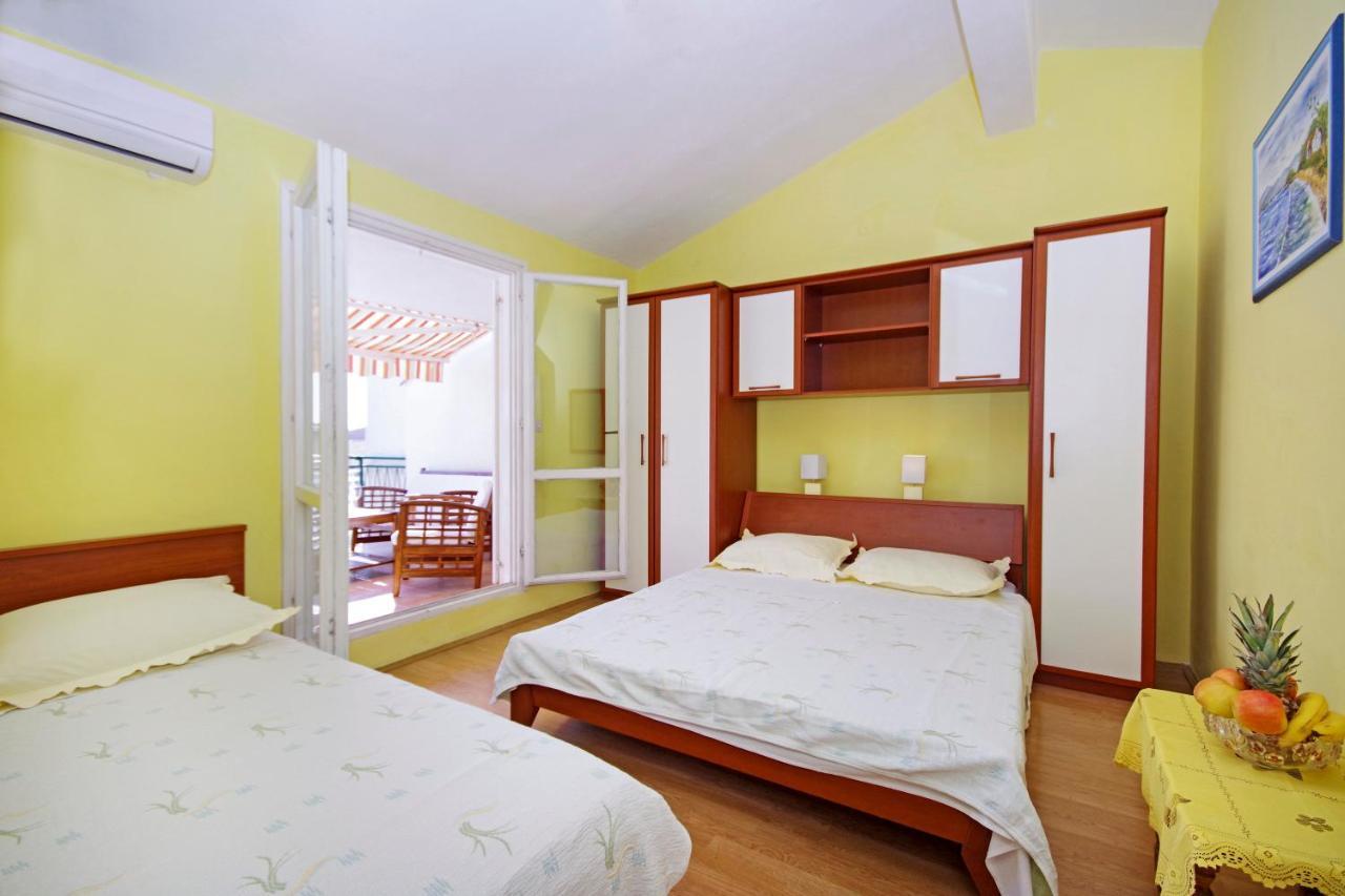 Apartments Ribarevic Макарска Екстериор снимка